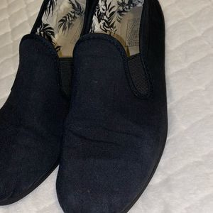 Flossy Style - Black On Black Flats - Size 7.5US Women’s